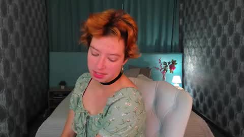 Snapshot of sara_frayy chatting on 09/14/25, 01:38 Sarah online show from 09/14/25, 01:38