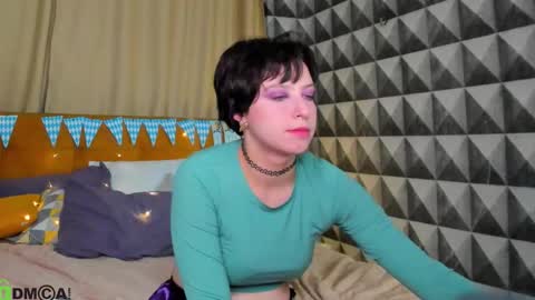 Snapshot of sara_frayy chatting on 10/05/25, 01:48 Sarah online show from 10/05/25, 01:48