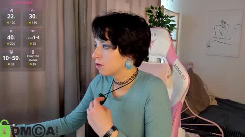 Snapshot of sara_frayy chatting on 10/24/25, 05:26 Sarah online show from 10/24/25, 05:26