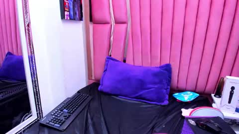 Snapshot of sara_honny chatting on 04/26/26, 03:59 sara_honny online show from 04/26/26, 03:59