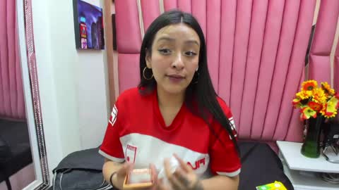 Snapshot of sara_honny chatting on 05/10/26, 03:23 sara_honny online show from 05/10/26, 03:23