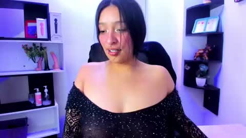Snapshot of sara_honny chatting on 06/14/26, 06:43 sara_honny online show from 06/14/26, 06:43