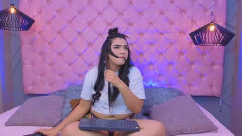 sara online show from 05/22/26, 05:03