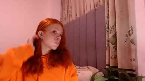 Snapshot of sara_johnson__ chatting on 04/22/26, 10:17 sara_johnson__ online show from 04/22/26, 10:17