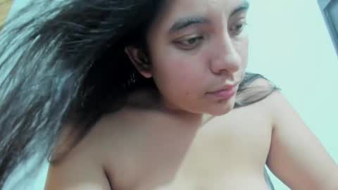 sara_len online show from 01/09/26, 06:53