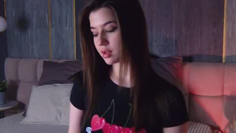 Sara online show from 04/10/26, 04:12