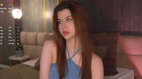 Snapshot of sara_lewiis chatting on 05/19/26, 04:57 Sara online show from 05/19/26, 04:57