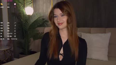 Snapshot of sara_lewiis chatting on 07/29/26, 05:00 Sara online show from 07/29/26, 05:00