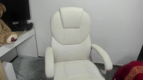 Snapshot of sara_lizcano chatting on 02/27/25, 01:49 sarah LIZCANO....... online show from 02/27/25, 01:49