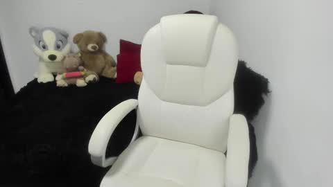 Snapshot of sara_lizcano chatting on 03/04/25, 09:54 sarah LIZCANO....... online show from 03/04/25, 09:54