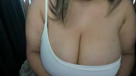 Snapshot of sara_lizcano chatting on 05/18/26, 10:21 sarah LIZCANO....... online show from 05/18/26, 10:21