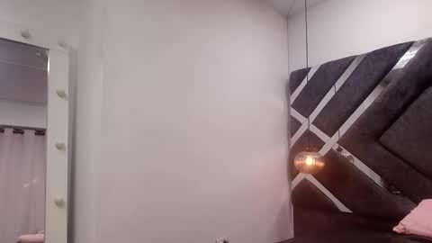 sara_lopee1 online show from 09/30/25, 11:59