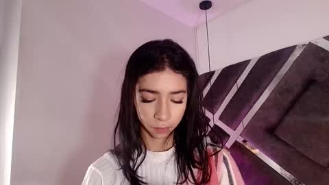 sara_lopee1 online show from 10/06/25, 11:51