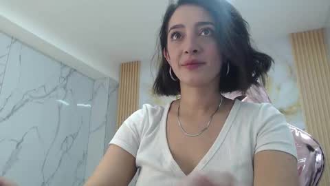 Sara  online show from 09/11/25, 01:33
