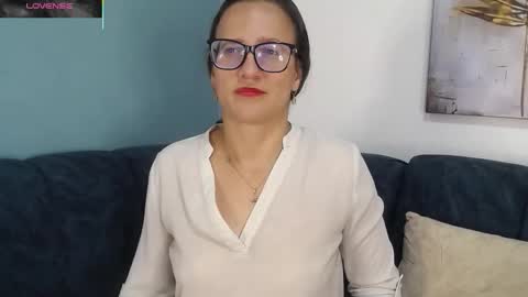 Sara   online show from 03/09/26, 09:41