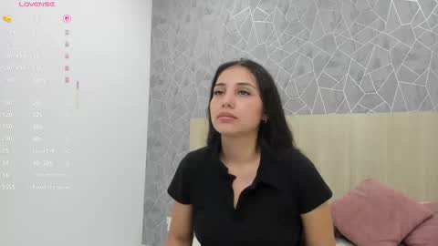 Snapshot of sara_melo chatting on 10/04/25, 11:41 Sara online show from 10/04/25, 11:41