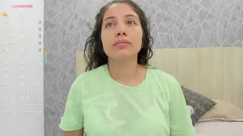 Snapshot of sara_melo chatting on 06/08/26, 11:21 Sara online show from 06/08/26, 11:21