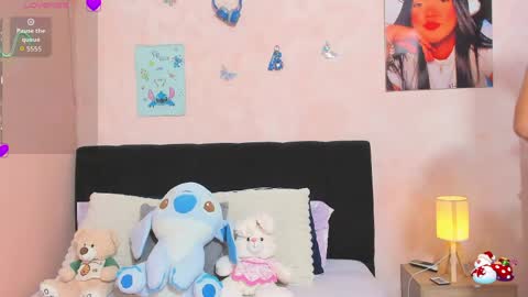 Snapshot of sara_mendez2_ chatting on 05/16/26, 11:46 Sara Mendez online show from 05/16/26, 11:46