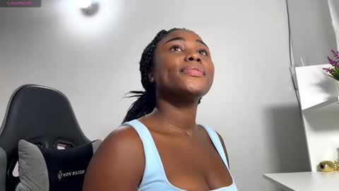 Snapshot of sara_muscle chatting on 12/30/24, 12:54 Sara online show from 12/30/24, 12:54
