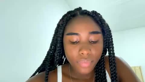 Snapshot of sara_muscle chatting on 09/14/25, 10:09 Sara online show from 09/14/25, 10:09