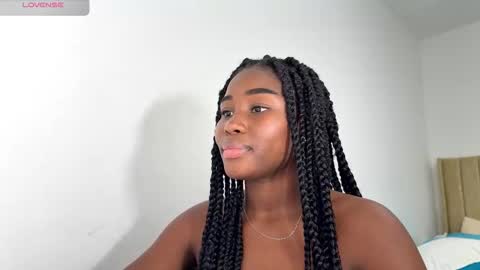 Snapshot of sara_muscle chatting on 09/24/25, 12:36 Sara online show from 09/24/25, 12:36