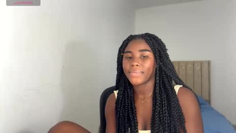 Snapshot of sara_muscle chatting on 10/14/25, 11:38 Sara online show from 10/14/25, 11:38