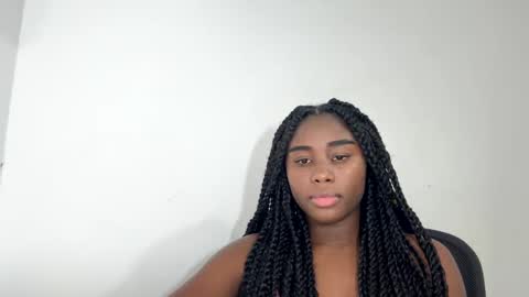 Snapshot of sara_muscle chatting on 10/21/25, 06:25 Sara online show from 10/21/25, 06:25