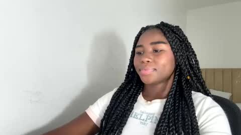 Snapshot of sara_muscle chatting on 10/23/25, 01:38 Sara online show from 10/23/25, 01:38