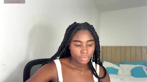 Snapshot of sara_muscle chatting on 10/26/25, 02:06 Sara online show from 10/26/25, 02:06