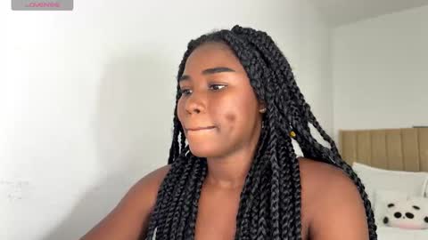 Snapshot of sara_muscle chatting on 10/26/25, 11:20 Sara online show from 10/26/25, 11:20