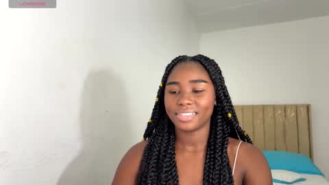 Snapshot of sara_muscle chatting on 10/29/25, 09:49 Sara online show from 10/29/25, 09:49