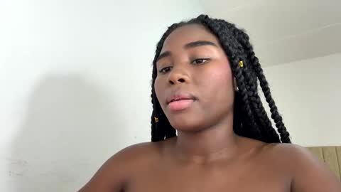 Snapshot of sara_muscle chatting on 11/14/25, 05:39 Sara online show from 11/14/25, 05:39