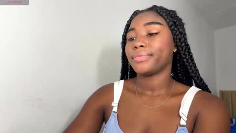 Snapshot of sara_muscle chatting on 11/25/25, 07:25 Sara online show from 11/25/25, 07:25