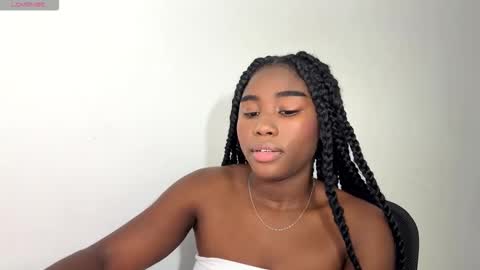 Snapshot of sara_muscle chatting on 11/27/25, 09:17 Sara online show from 11/27/25, 09:17