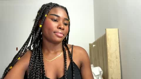 Snapshot of sara_muscle chatting on 05/05/26, 04:53 Sara online show from 05/05/26, 04:53