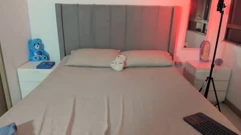 Sara online show from 10/08/25, 02:31