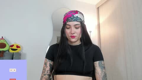 Snapshot of sara_queen9 chatting on 01/08/25, 02:14 Sara online show from 01/08/25, 02:14