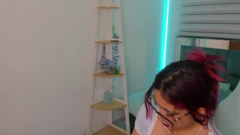 Snapshot of sara_red_x chatting on 05/27/26, 03:14 sara_red_x online show from 05/27/26, 03:14