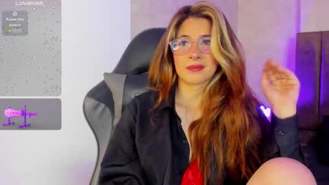 sara_roades online show from 10/20/25, 09:15
