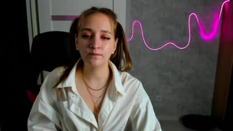 Sara online show from 05/21/26, 01:40