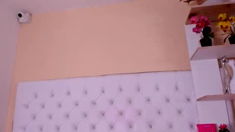 sara_salgado online show from 10/13/25, 11:10