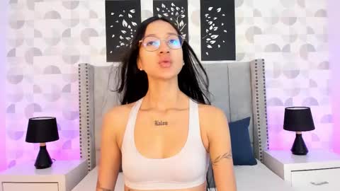 SARA SANTACRUZ online show from 02/02/26, 01:10