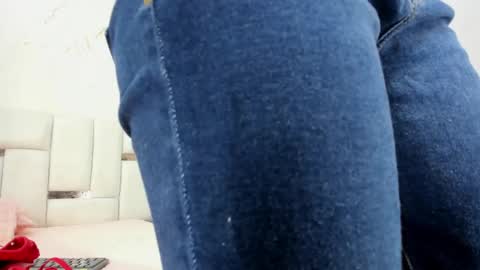 sara_sm1th_ online show from 05/22/26, 12:00
