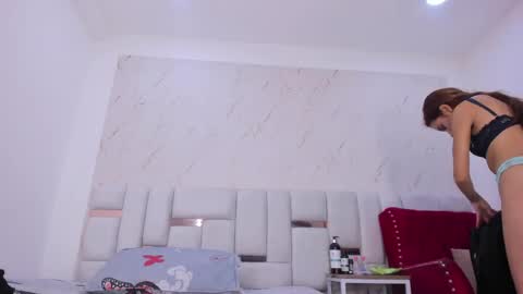 sara_sm1th_ online show from 05/23/26, 11:47