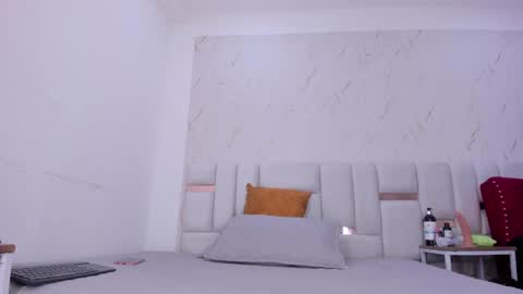 sara_sm1th_ online show from 05/28/26, 11:40