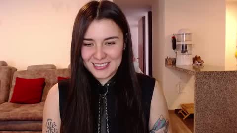 Sara online show from 10/31/25, 07:04