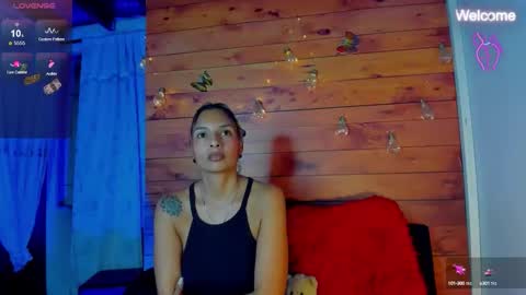 Snapshot of sara_thompson01 chatting on 10/17/25, 02:15 SARA online show from 10/17/25, 02:15