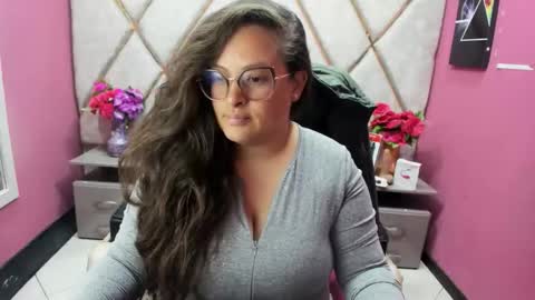 sara_thonson_ online show from 01/14/26, 02:12