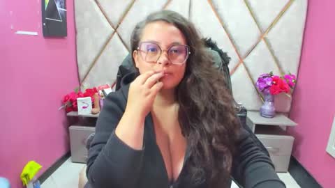 sara_thonson_ online show from 02/03/26, 03:04