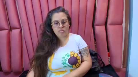 Snapshot of sara_thonson_ chatting on 07/19/26, 03:43 sara_thonson_ online show from 07/19/26, 03:43
